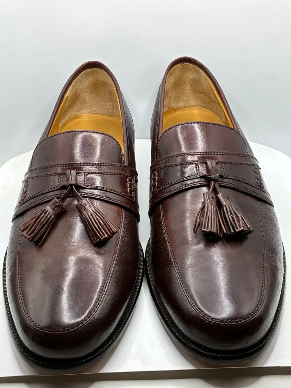 JOHNSON AND MURPHY MEN OXFORD  SIZE 10 M. BROWN/ LEATHER TASSEL DESIGN